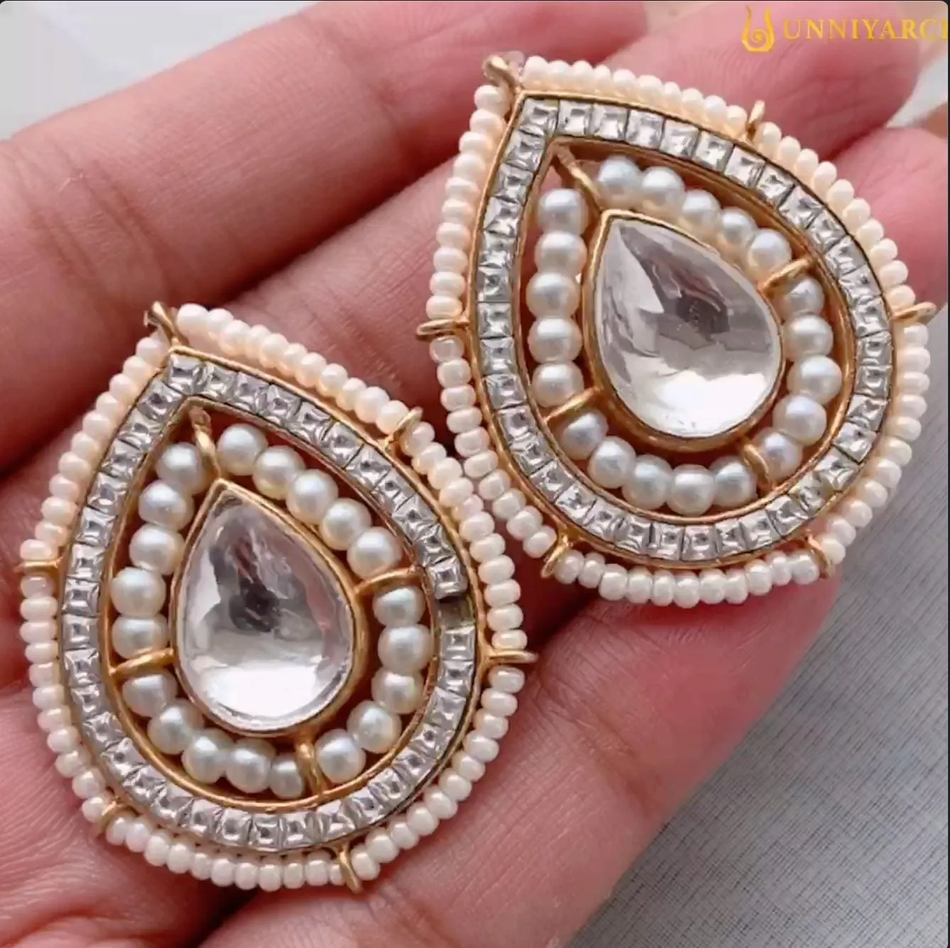 ALLURE SILVER WHITE PEARL EARRING
