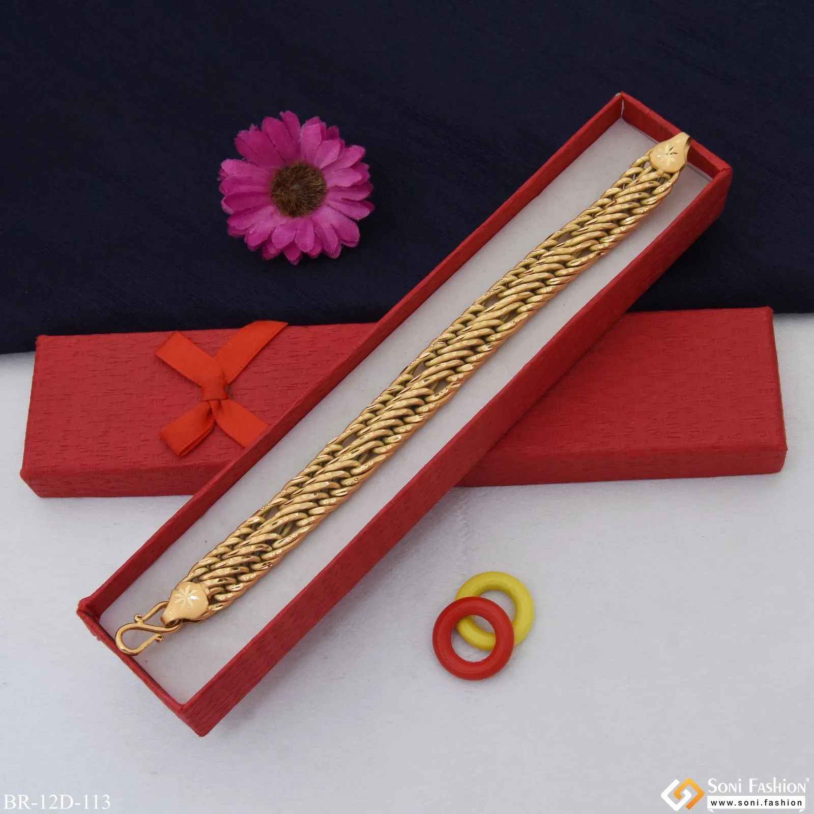 Antique Design Latest Design High-Quality Gold Plated Bracelet for Men - Style D113