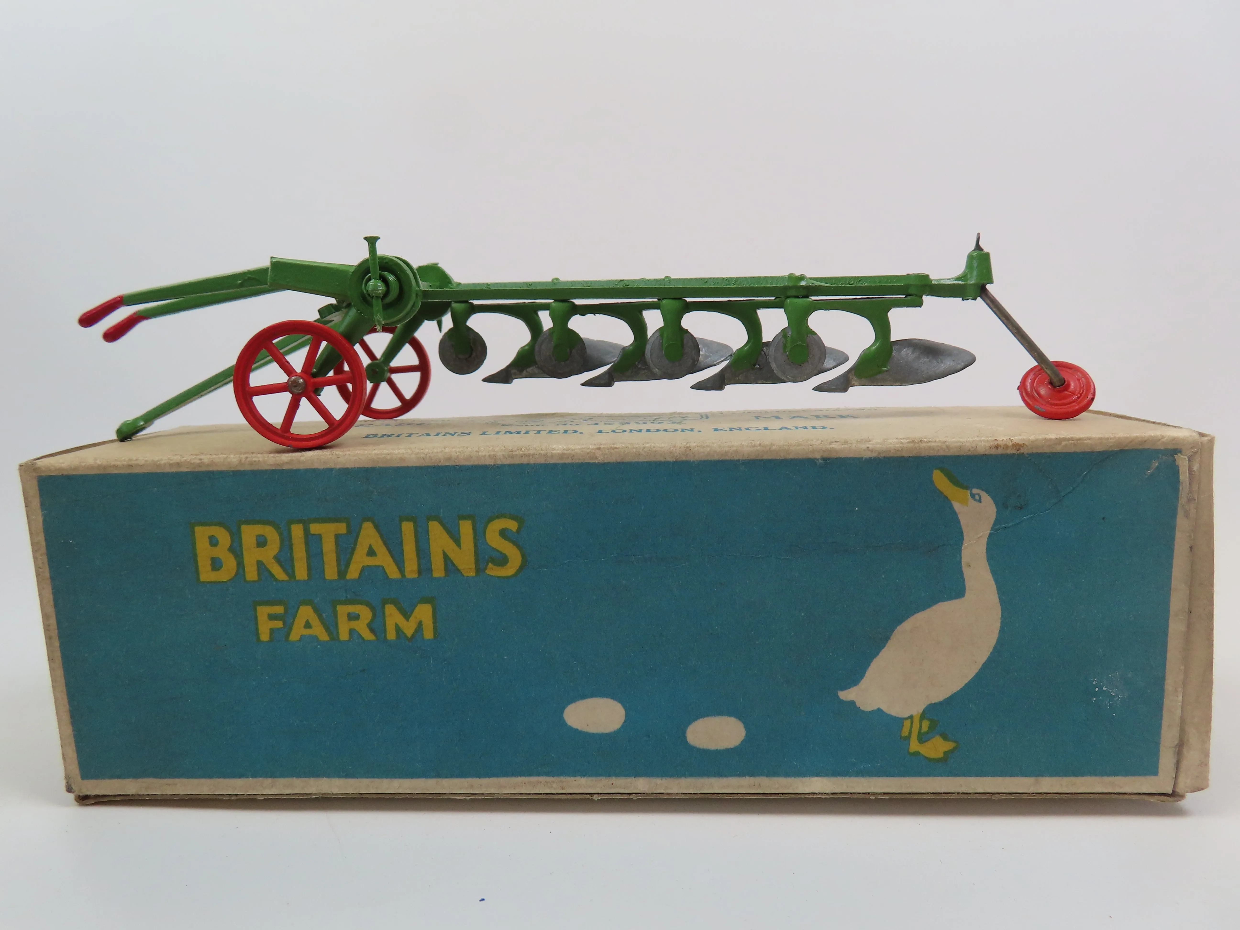 Britains Farm 4-Furrow Tractor Plough No 138F - Green/red/silver - Mint Boxed.