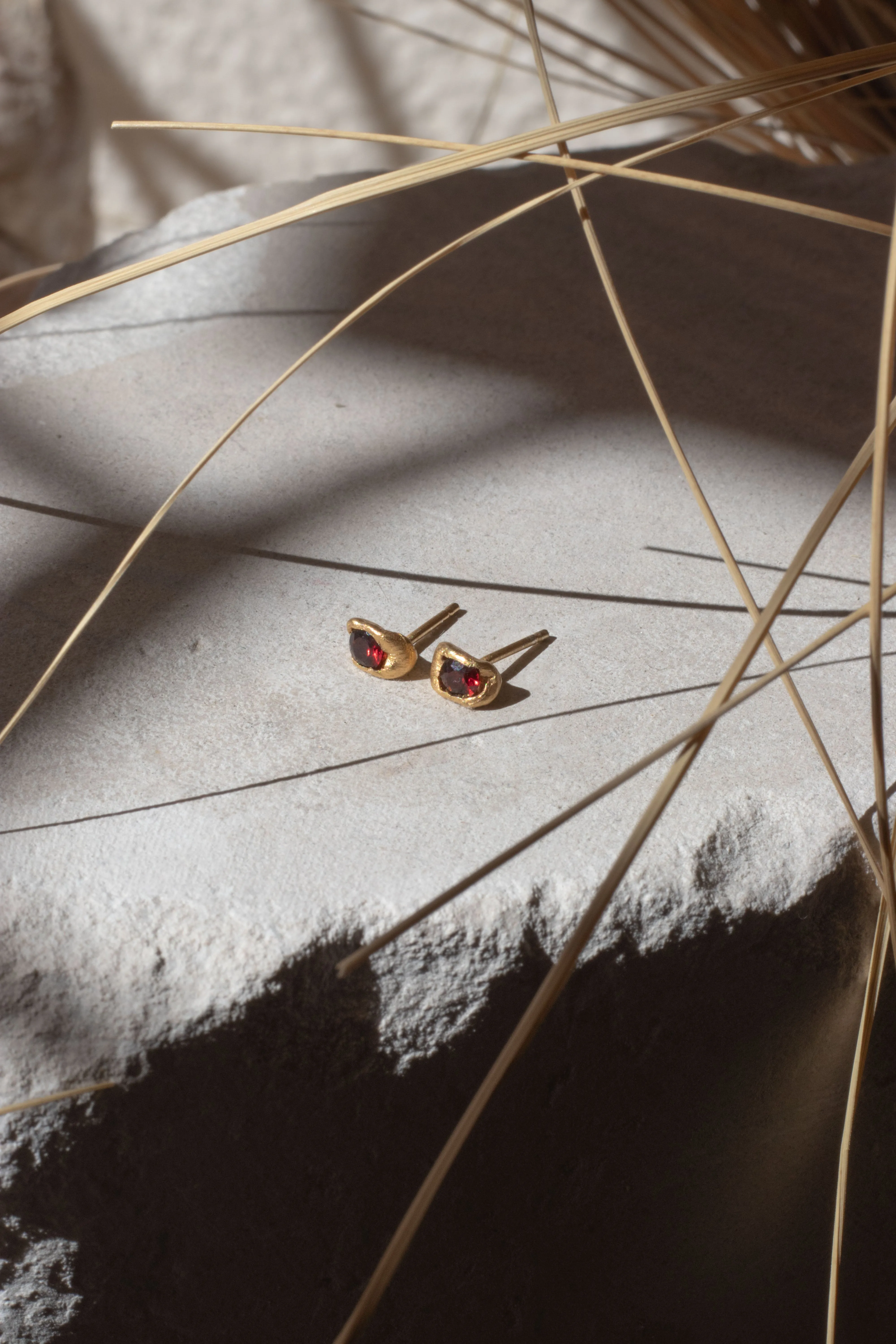Cravinho Earrings