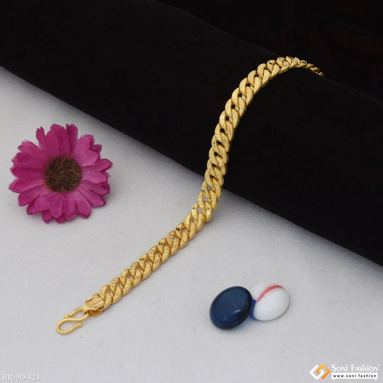 Excellent Design Gold Plated Pokal Bracelet for Men - Style D423