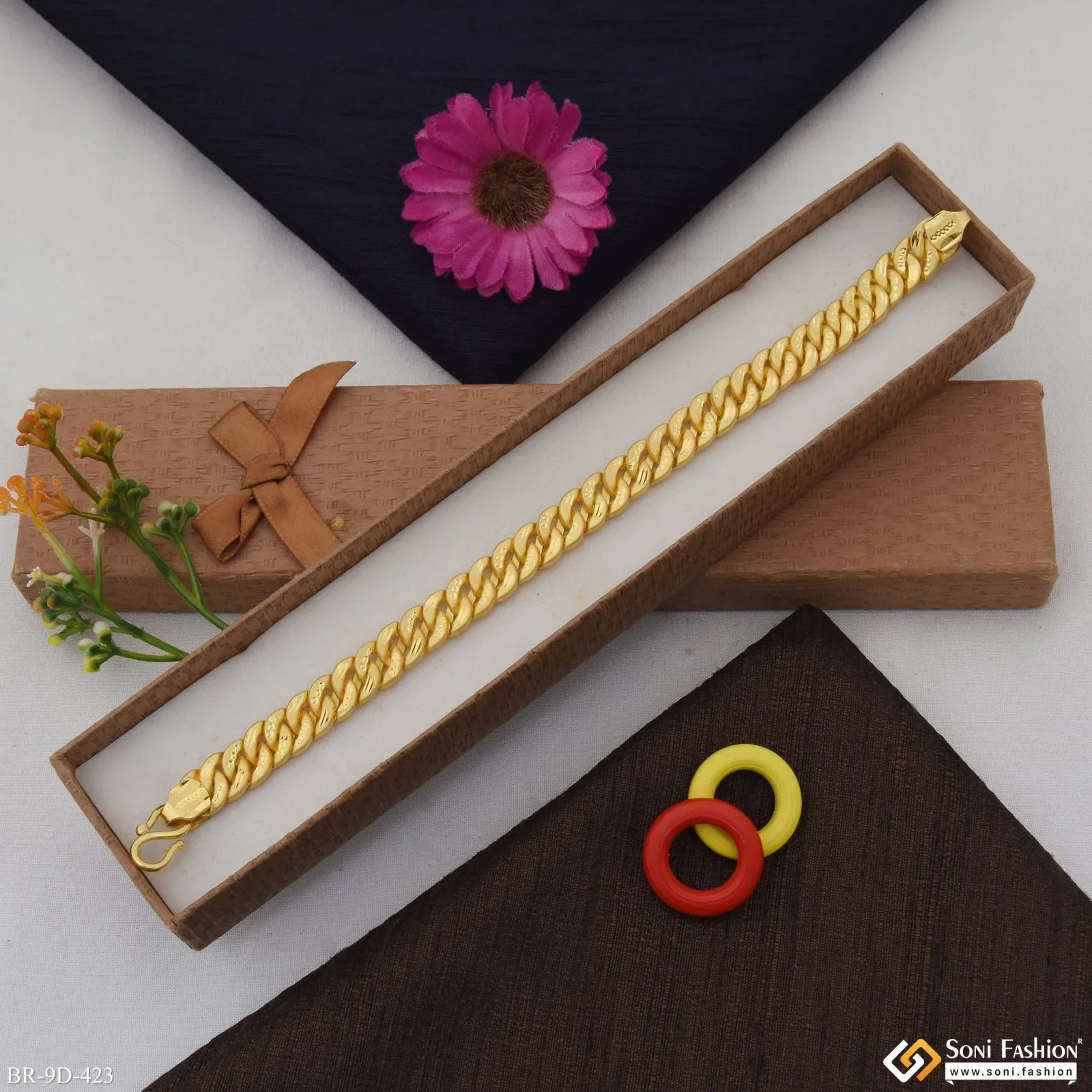Excellent Design Gold Plated Pokal Bracelet for Men - Style D423