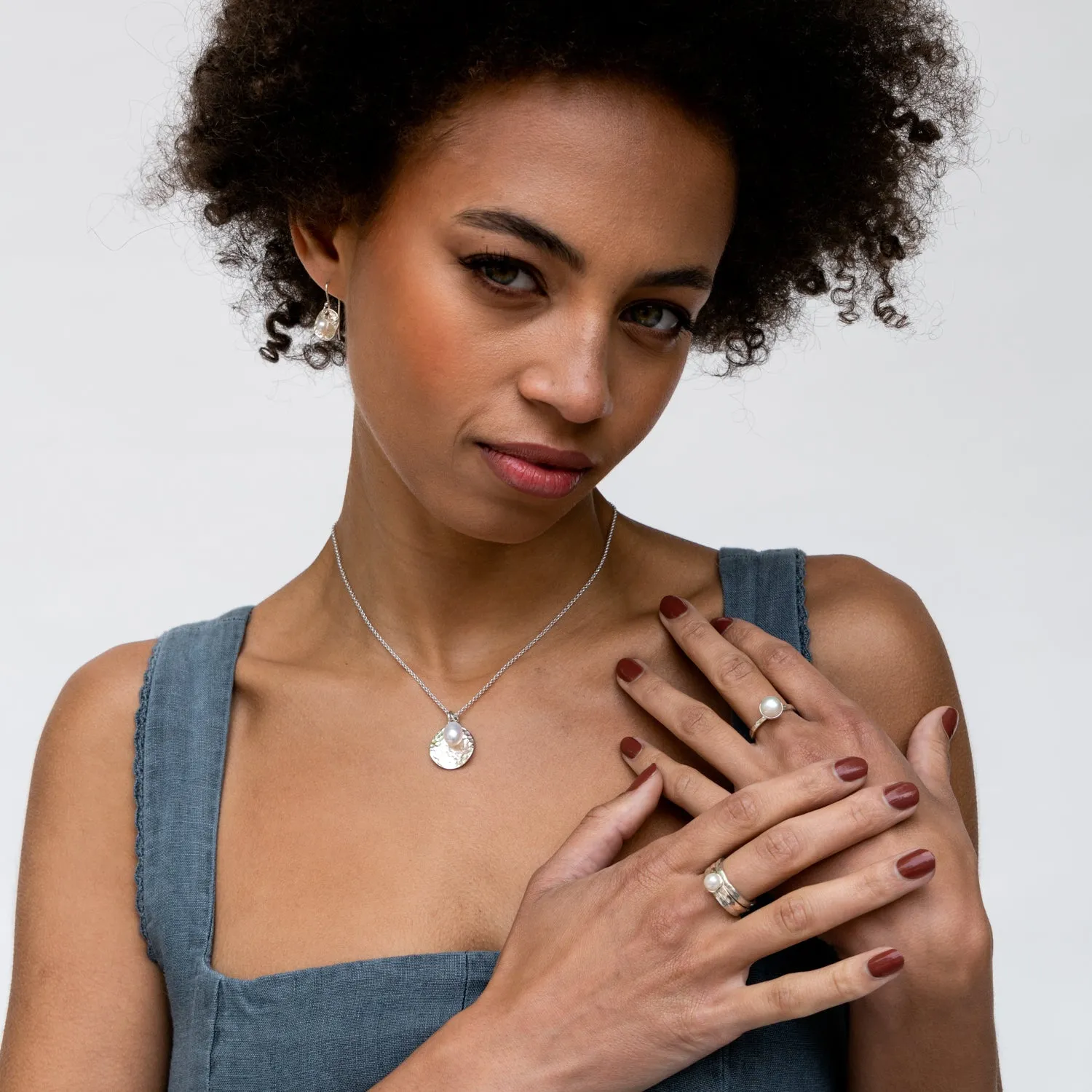 Hammered Disc & White Freshwater Pearl Nomad Earrings