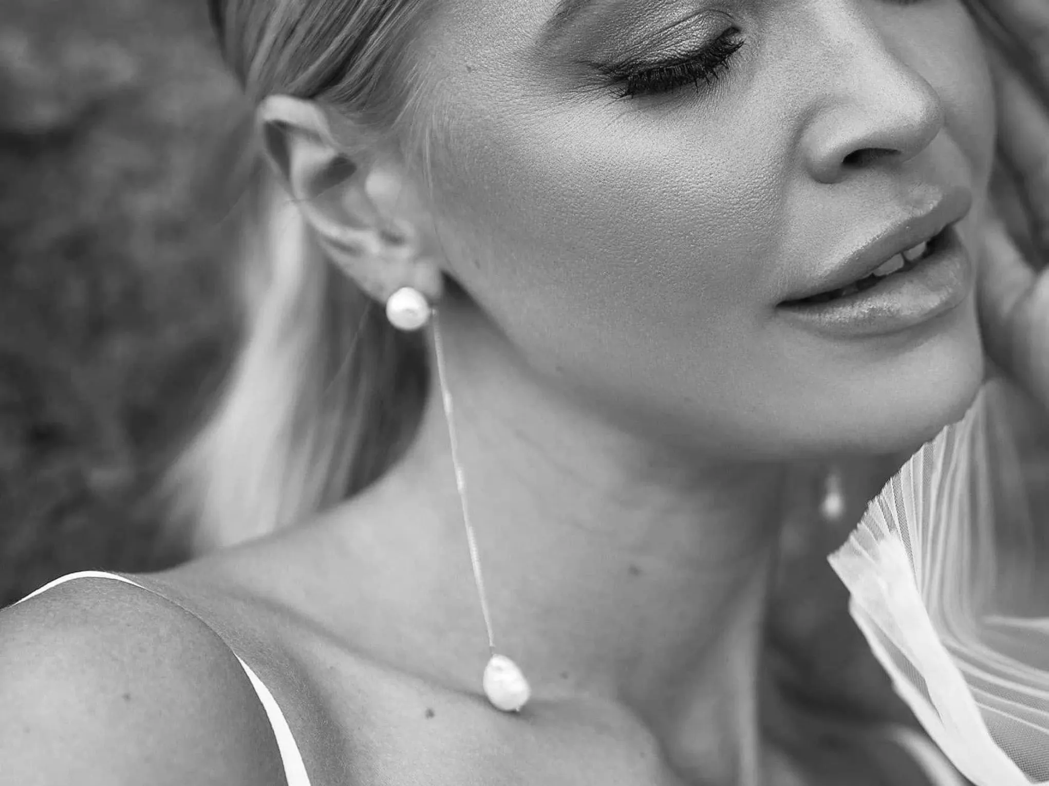 Lola Knight - Maya - Pearl Dangle Earrings - Silver