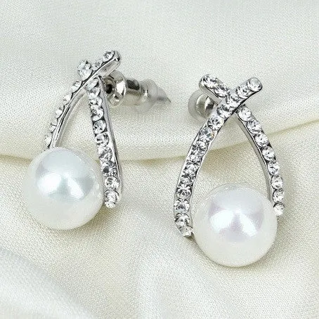 Nice shopping!! 2016 Fashion Gold Crystal Stud Earrings Brincos Perle Pendientes Bou Pearl Earrings For Woman E130