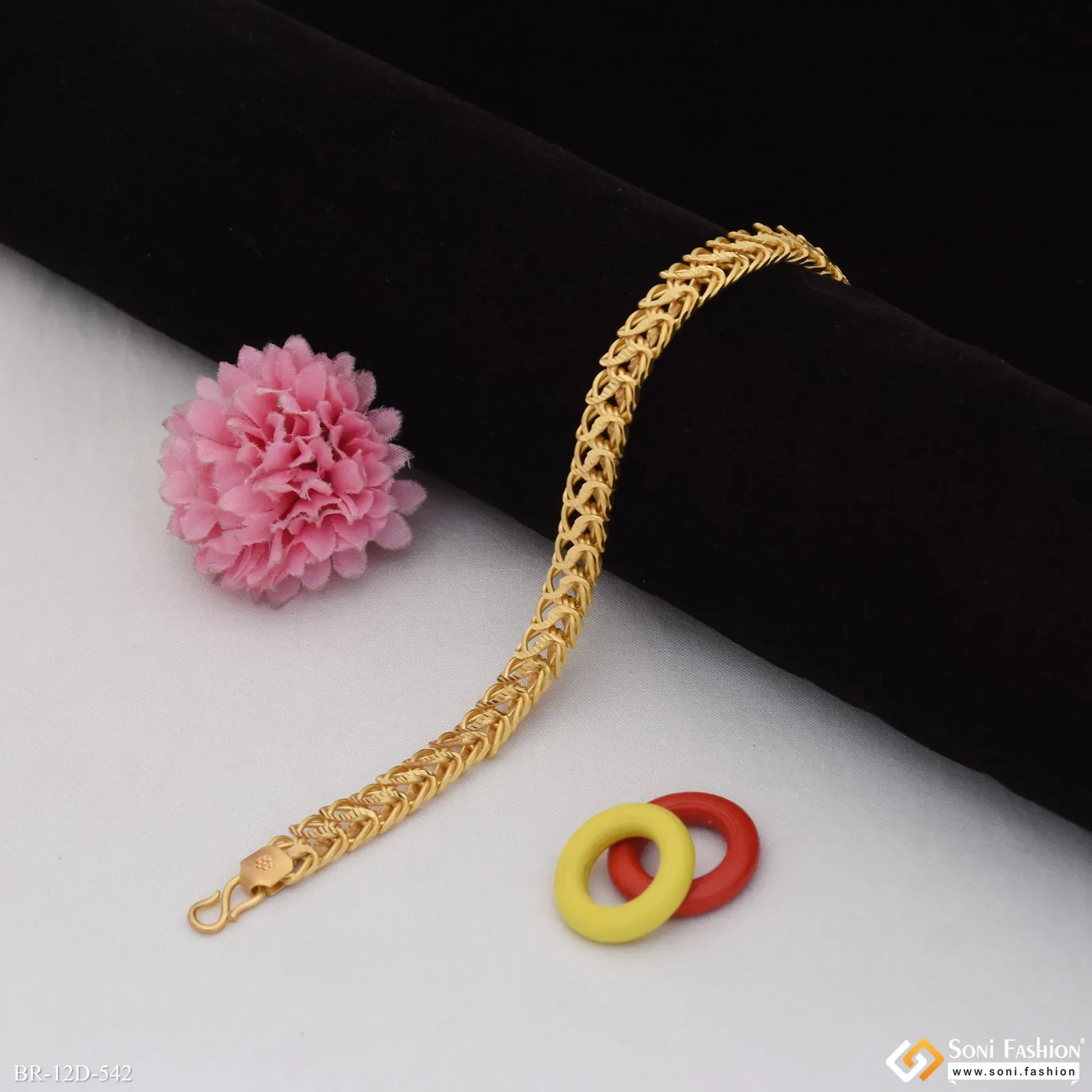 Popular Design Gold Plated Linked Bracelet for Men - Style D542