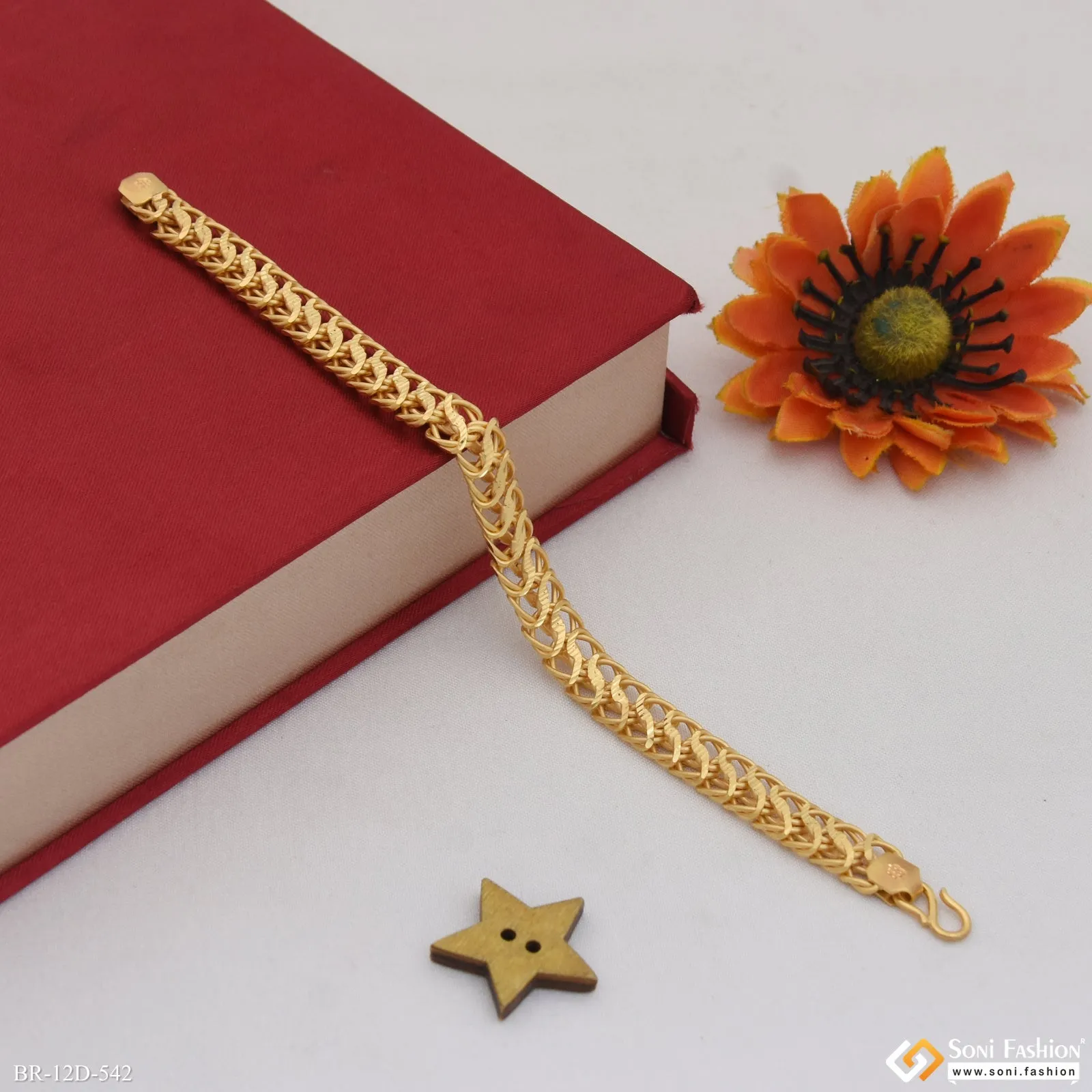 Popular Design Gold Plated Linked Bracelet for Men - Style D542