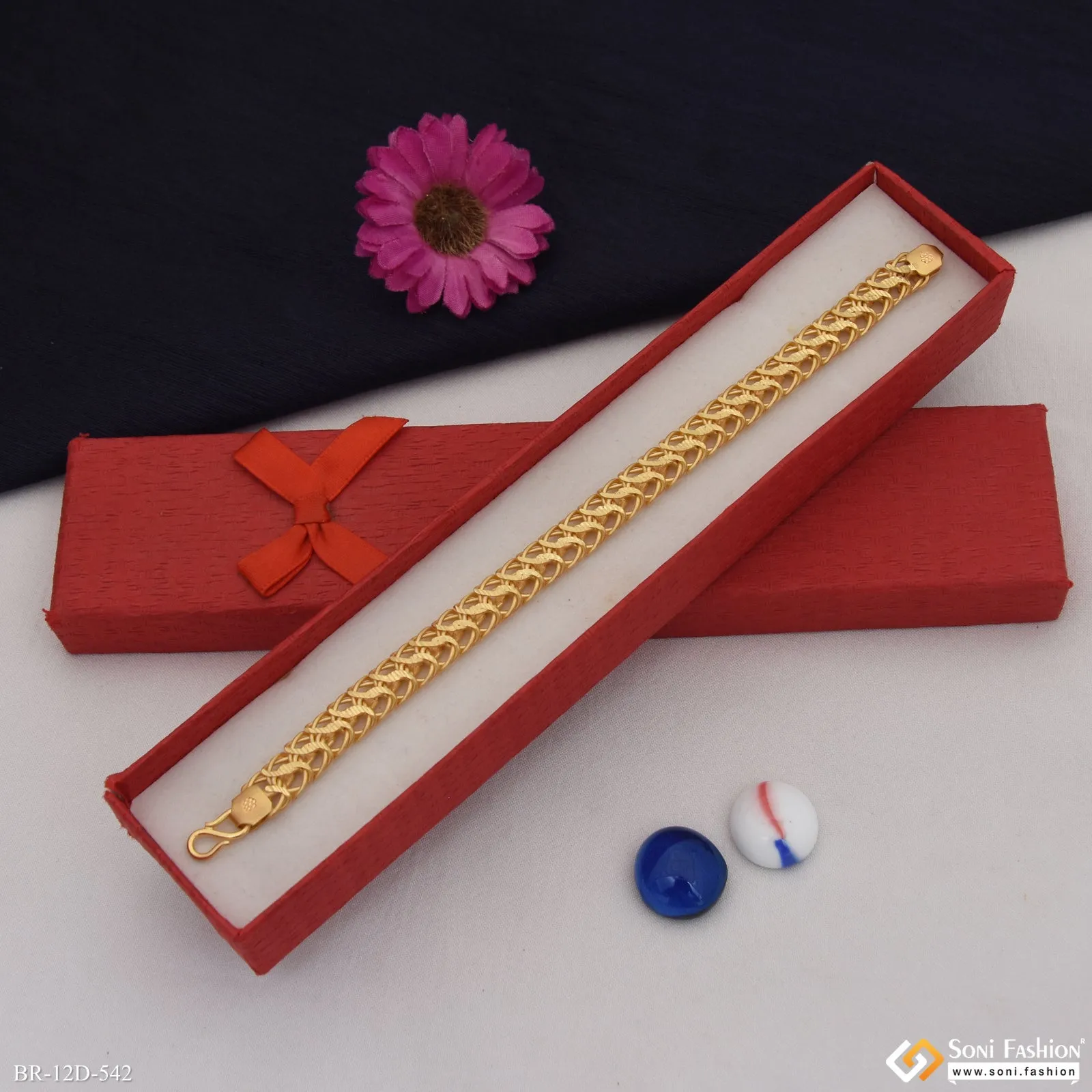 Popular Design Gold Plated Linked Bracelet for Men - Style D542