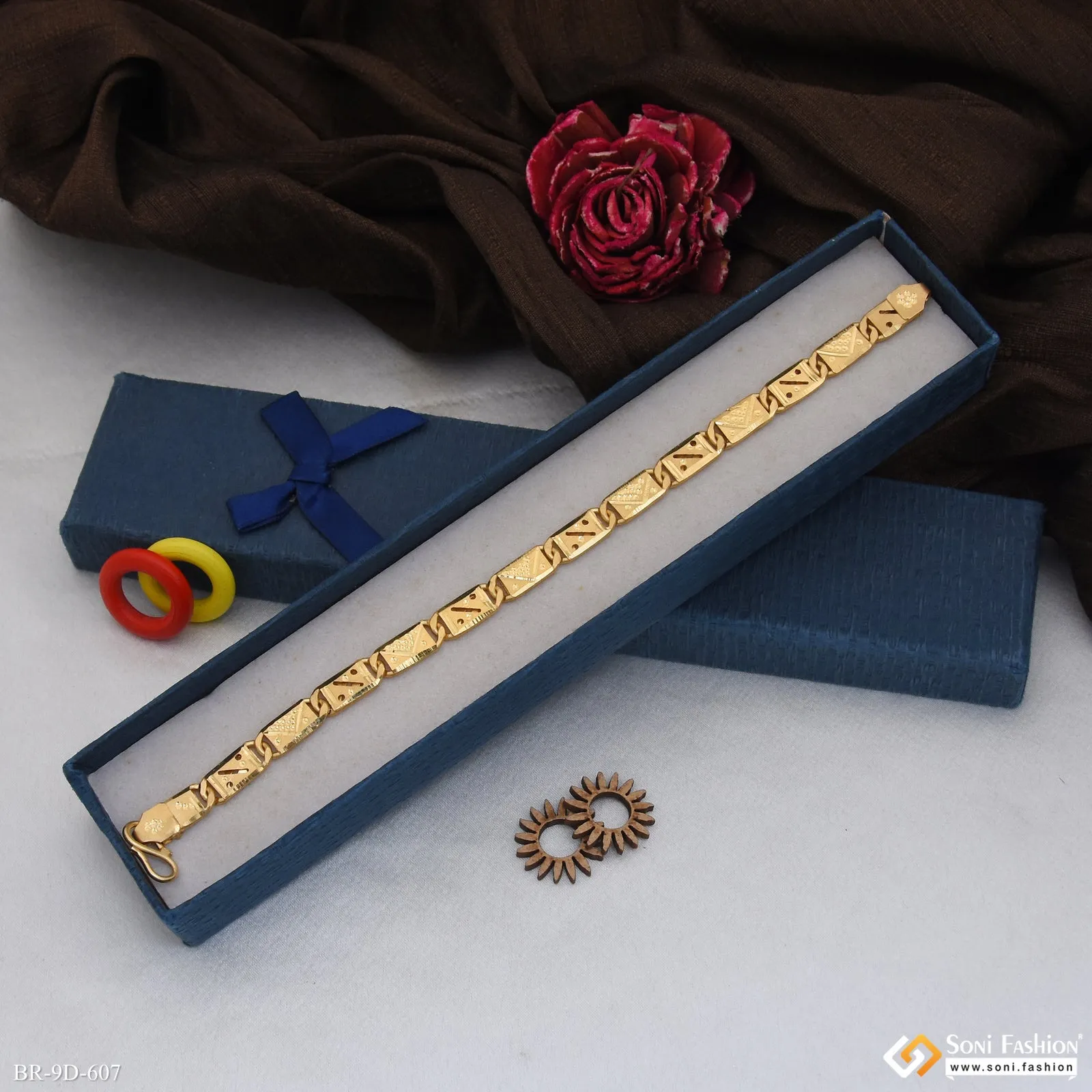 Popular Design Gold Plated Nawabi Bracelet for Men - Style D607