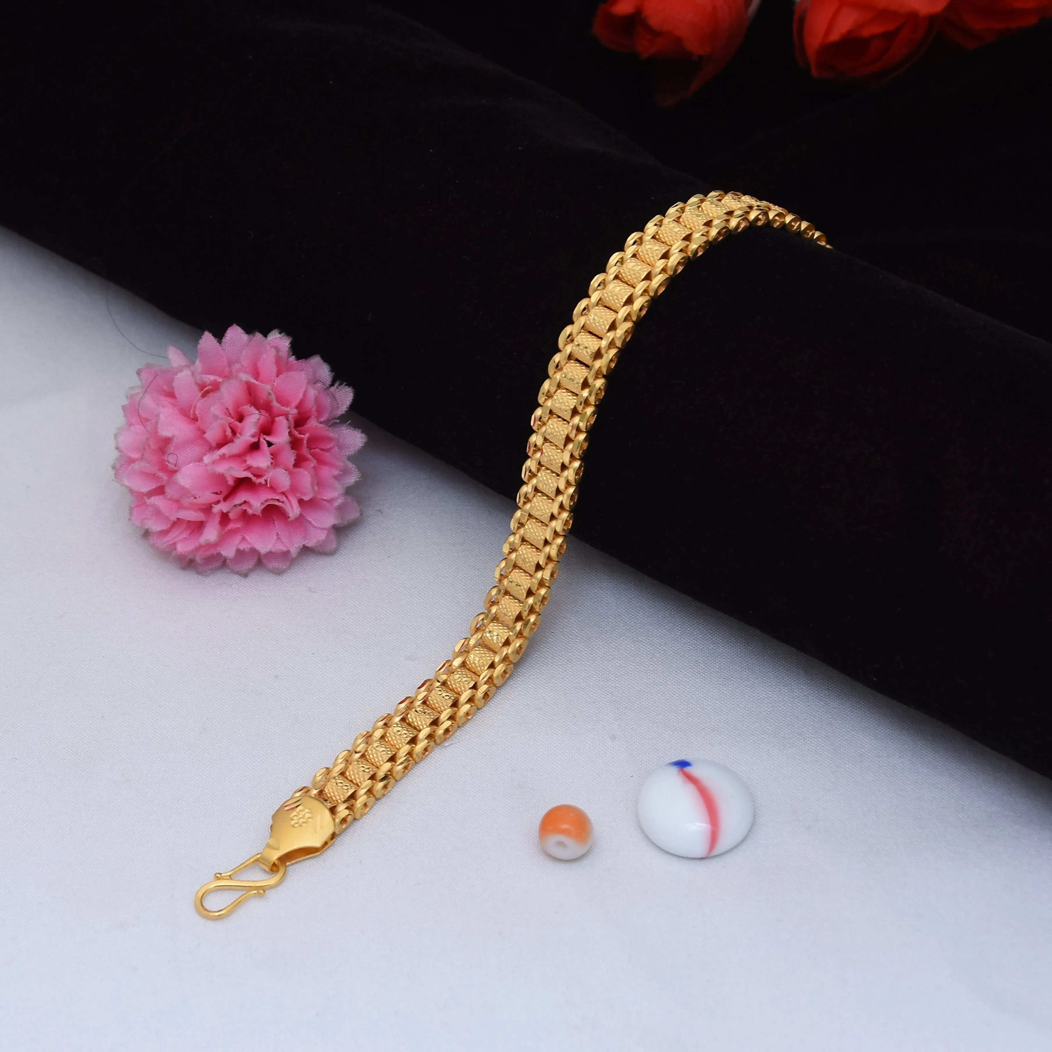 Prominent Design Gold Plated Box Bracelet for Men - Style D516