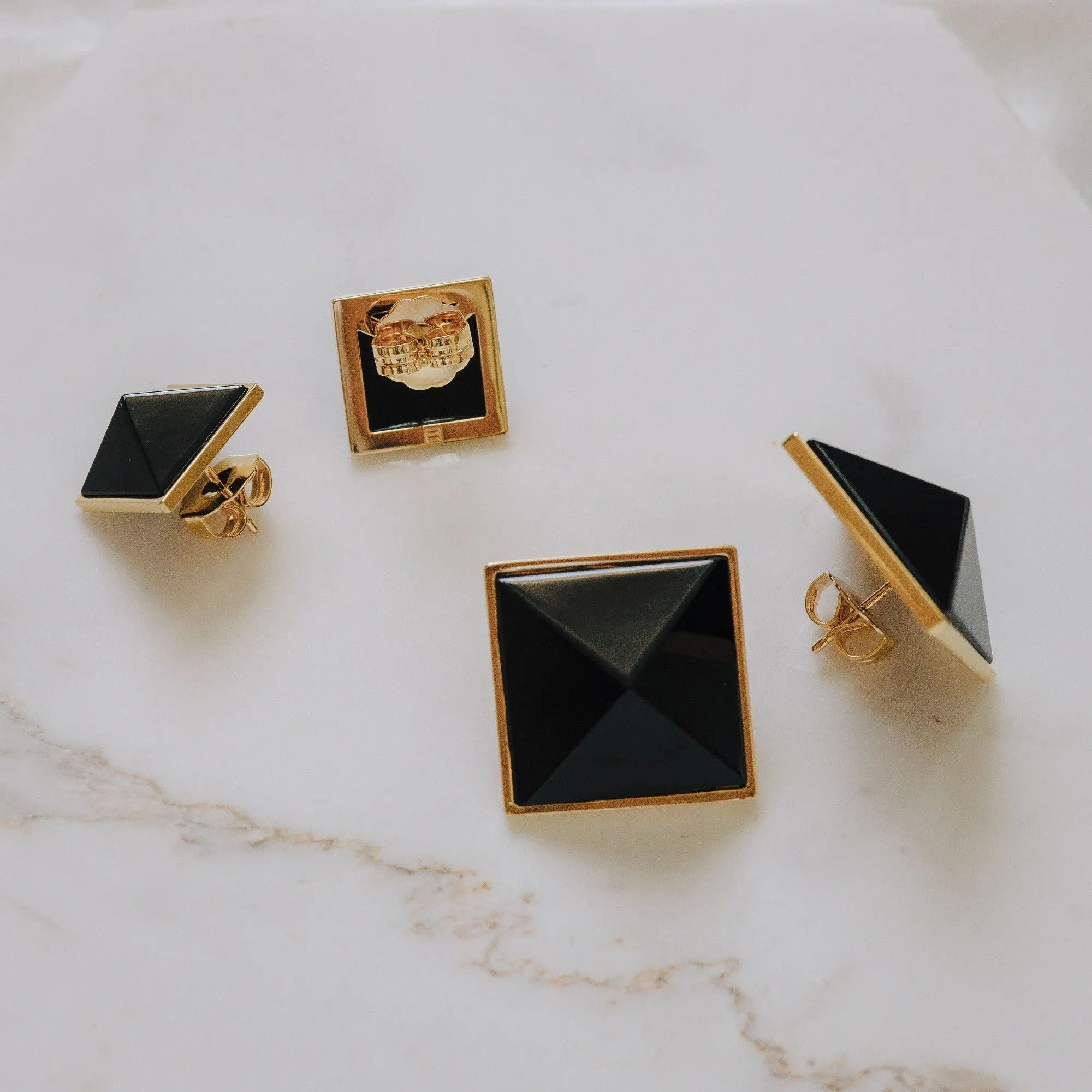 Pyramid Studs - Onyx Medium