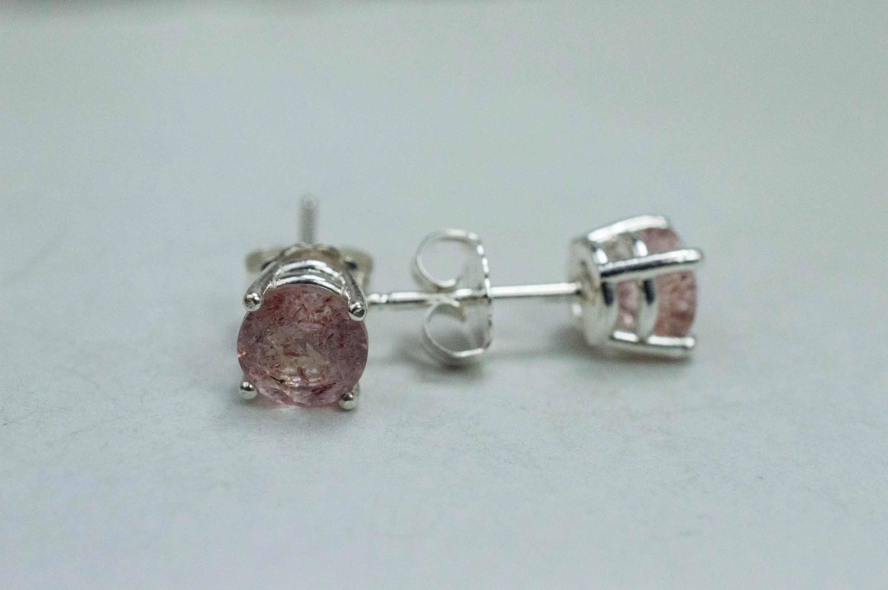 Strawberry Quartz Earrings; Genuine Untreated Quartz; 1.625cts